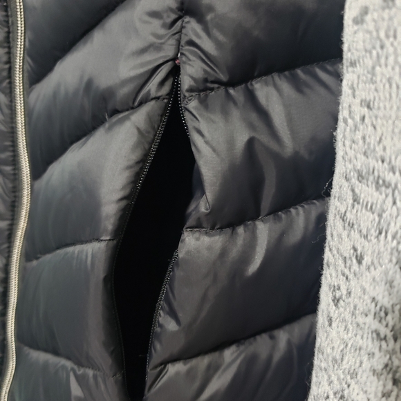 Tommy Hilfiger- Natural Down Jacket - Size Medium - Picture 7 of 12